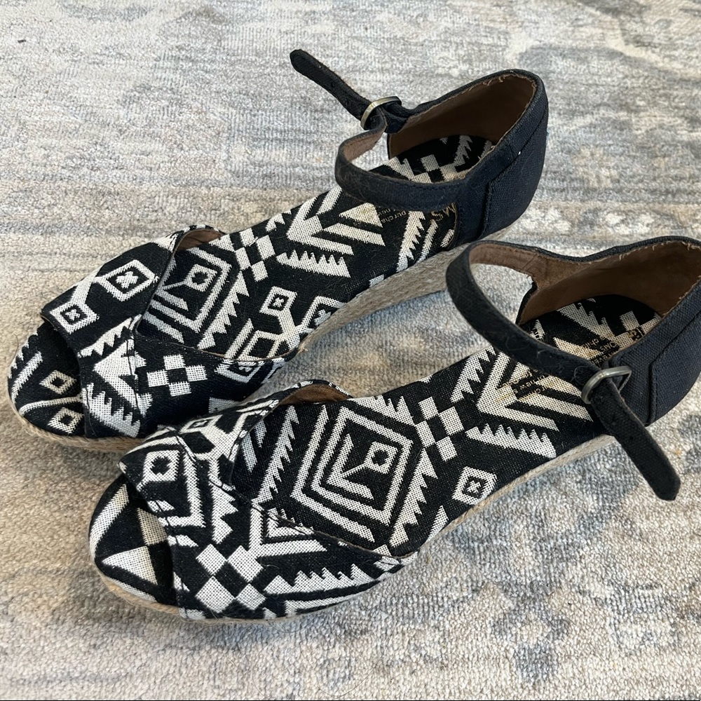 TOMS Wedge Sandals 7.5